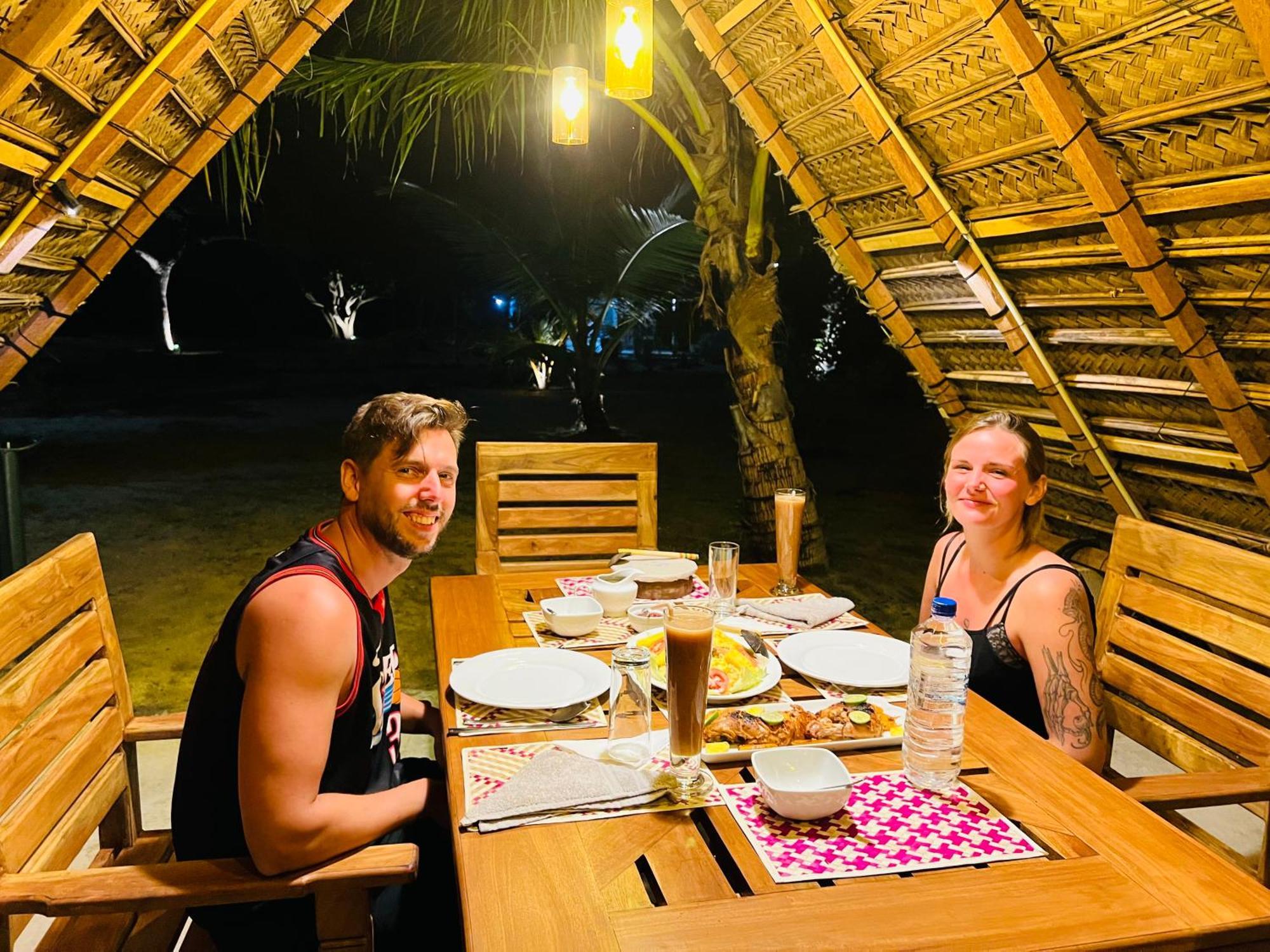 Kingfisher Beach Resort-Yala Kirinda  Exterior photo